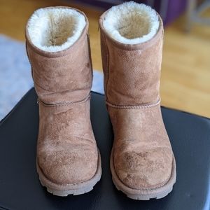 CLOSET SALE! UGG classic short boots tan sz 7